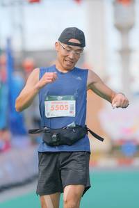 BIB: 5505
                            <button type="button" onclick="openModal(21760239)" class="btn btn-primary btn-sm float-right btn-popup" data-toggle="modal" data-target=".modal-high-quality">
                        <i class="fas fa-shopping-cart"></i> Add to Cart
                    </button>
                                            <button type="button" onclick="isThisMe(21760239, true)" class="btn btn-success btn-sm float-right btn-popup btn-isme hidden" data-toggle="tooltip" data-placement="bottom" title="นี่คือรูปของคุณใช่ไหม คลิกที่นี่เพื่อเอาเข้าอัลบั้ม">
                        <i class="fas fa-plus"></i> Add to album
                    </button>
                    <button type="button" onclick="isThisMe(21760239, false)" class="btn btn-warning btn-sm float-right btn-popup btn-isnotme hidden">
                        <i class="fas fa-ban"></i> Remove from album
                    </button>